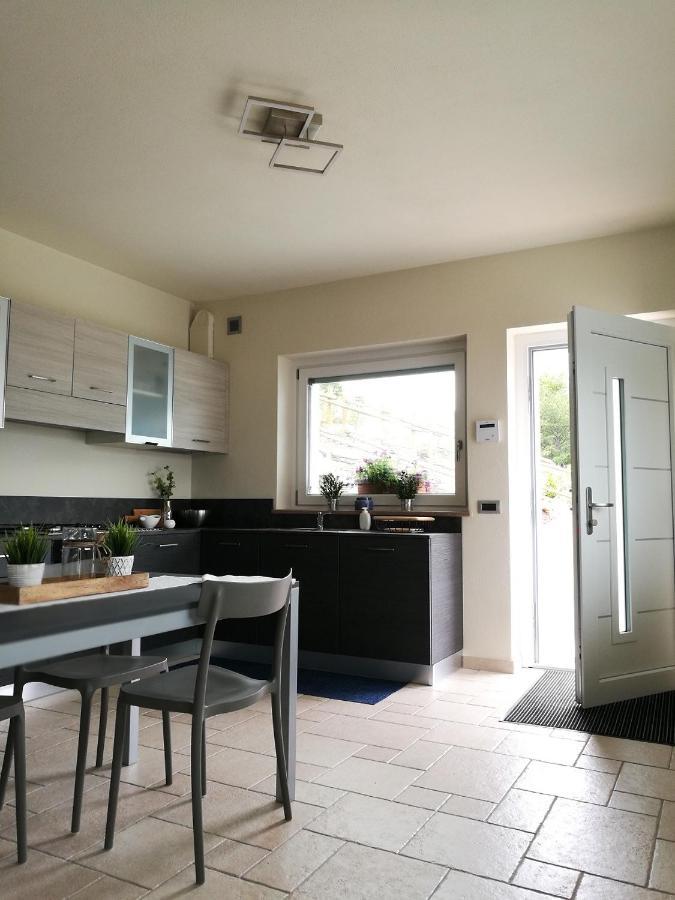 A&G Apartment Aosta - Elegante Casa 100 Mq Su Due Piani Con Wi-Fi-Giardino-Parcheggio מראה חיצוני תמונה
