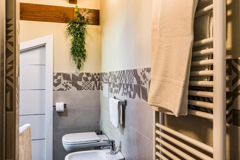 A&G Apartment Aosta - Elegante Casa 100 Mq Su Due Piani Con Wi-Fi-Giardino-Parcheggio מראה חיצוני תמונה