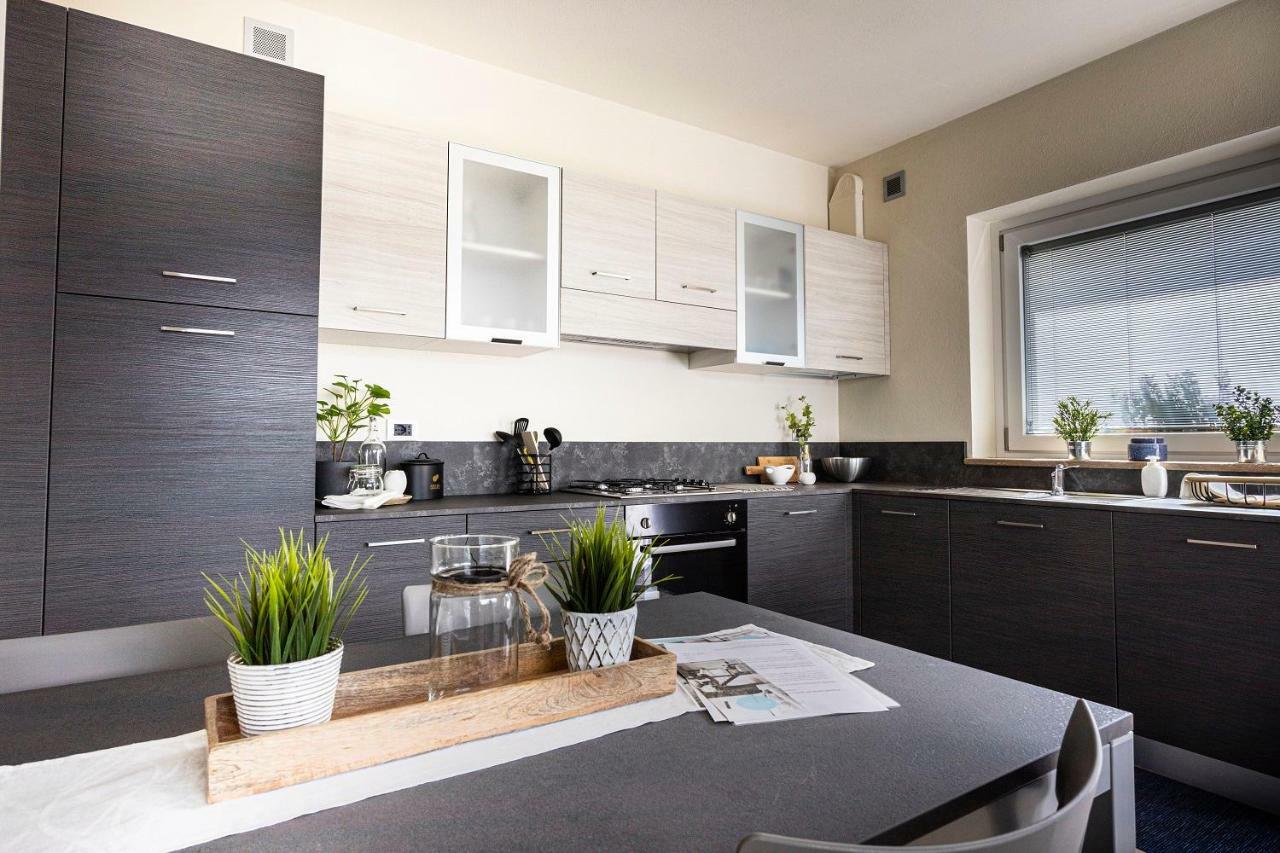 A&G Apartment Aosta - Elegante Casa 100 Mq Su Due Piani Con Wi-Fi-Giardino-Parcheggio מראה חיצוני תמונה