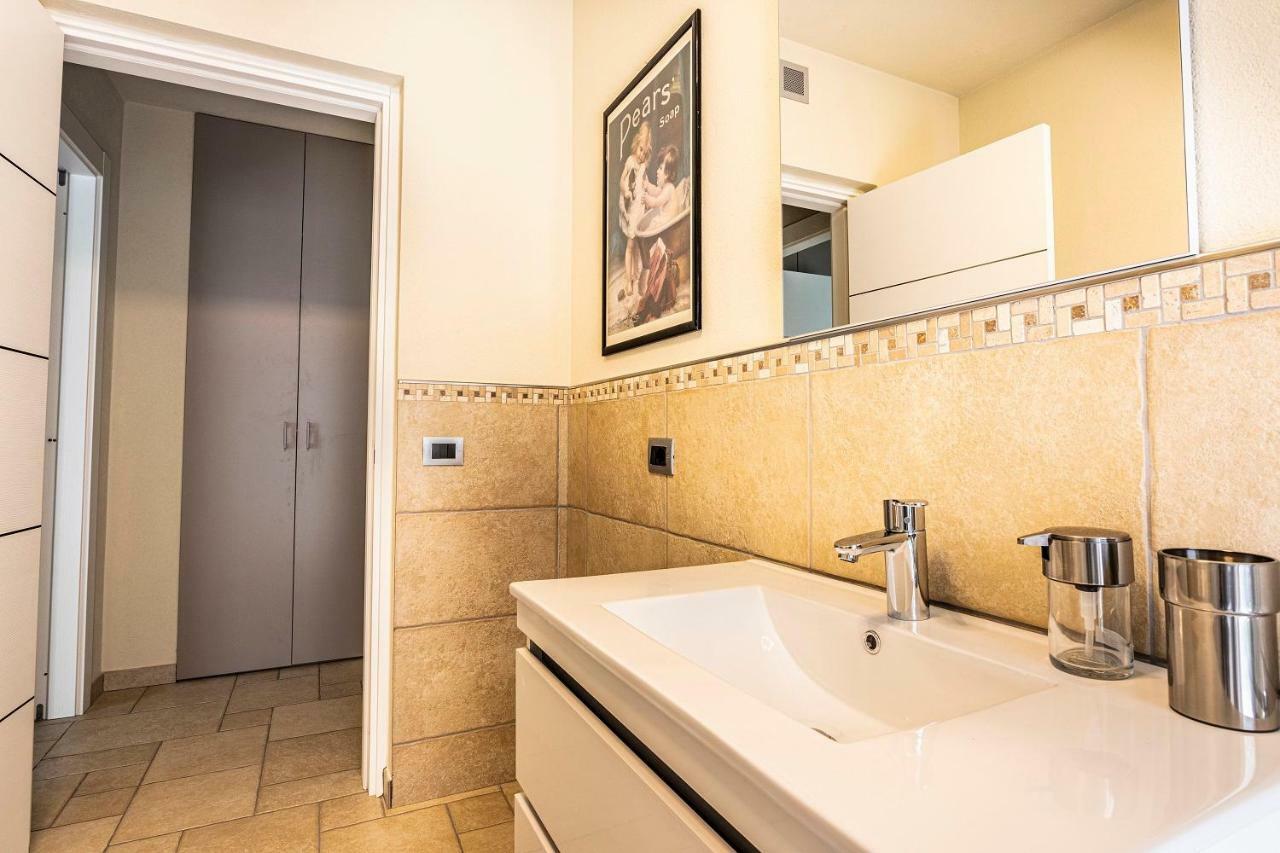 A&G Apartment Aosta - Elegante Casa 100 Mq Su Due Piani Con Wi-Fi-Giardino-Parcheggio מראה חיצוני תמונה
